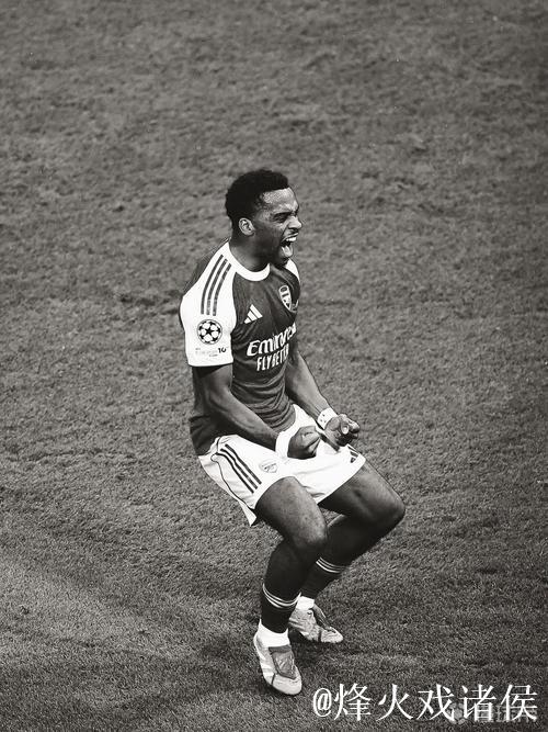 主场胜拜仁，廷贝尔晒照庆祝：球队展现了强队应