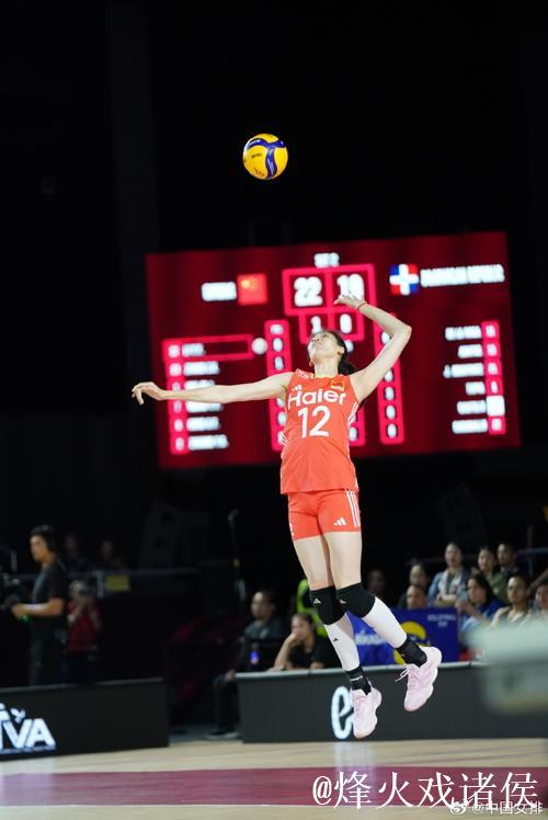 中国女排3-0完胜多米尼加 世锦赛三连胜荣膺小组头名 中国女排3-0完胜多米尼加 世锦赛三连胜荣膺小组头名